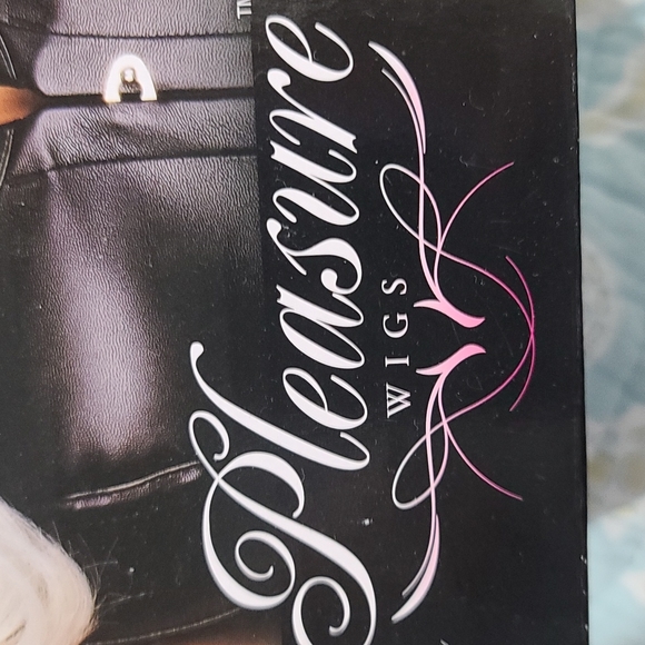 Wig - Picture 2 of 4